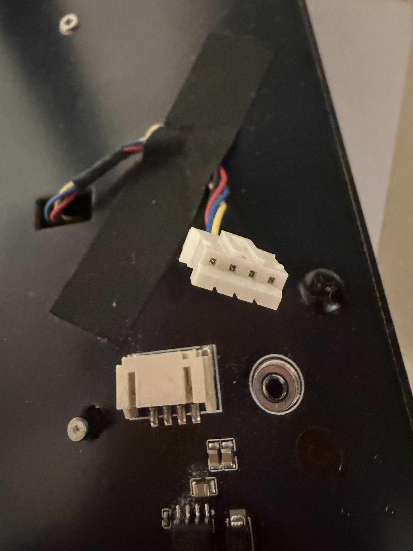 PCI adapter fan plug